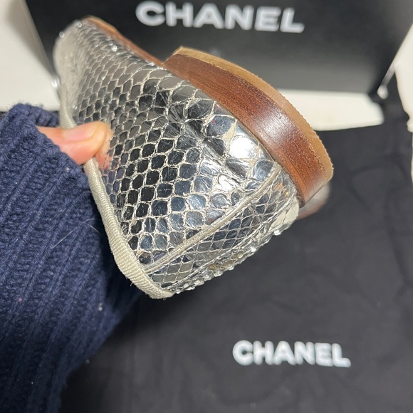 CHANEL Metallic Silver Loafers - Picture 13 of 16